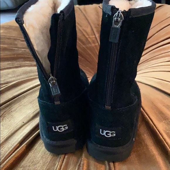 Kids UGG - Picture 2 of 4